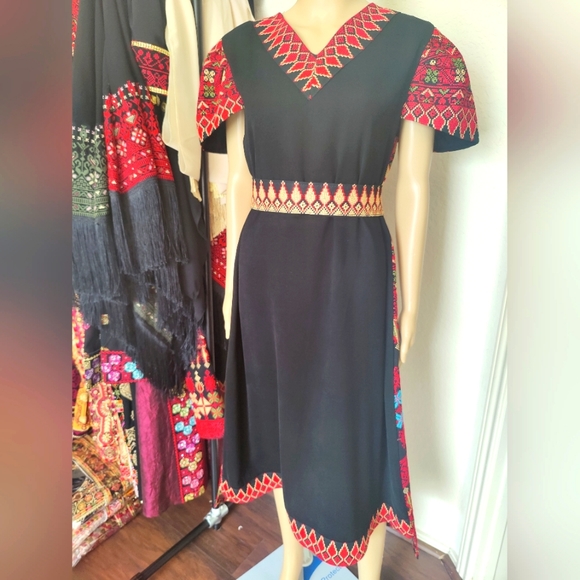 Embroidery Dress - Picture 2 of 15